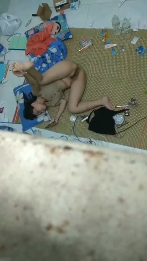 clip sex Quay lén em sinh viên không mặc quần